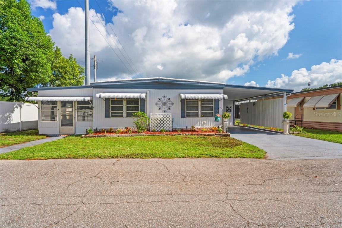 38507 Windflower Ave., Zephyrhills, FL 33542
