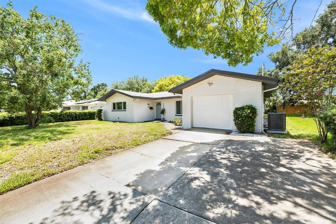 6223 12th St., St Petersburg, FL 33705