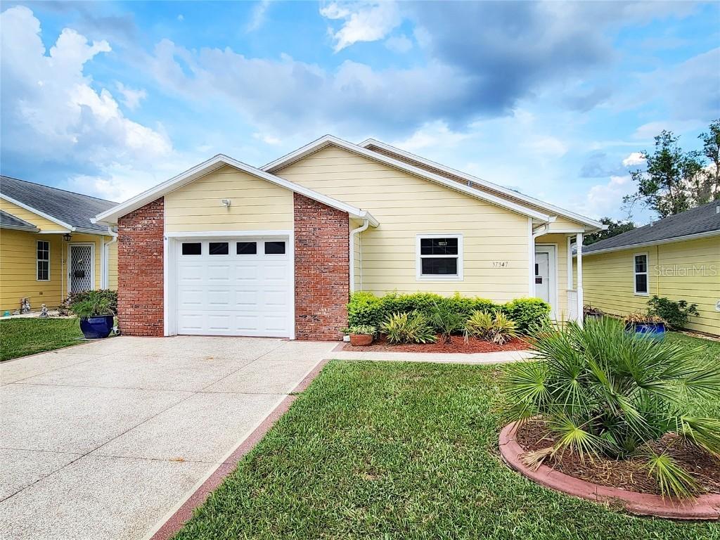 37347 Derbyshire Dr., Zephyrhills, FL 33542