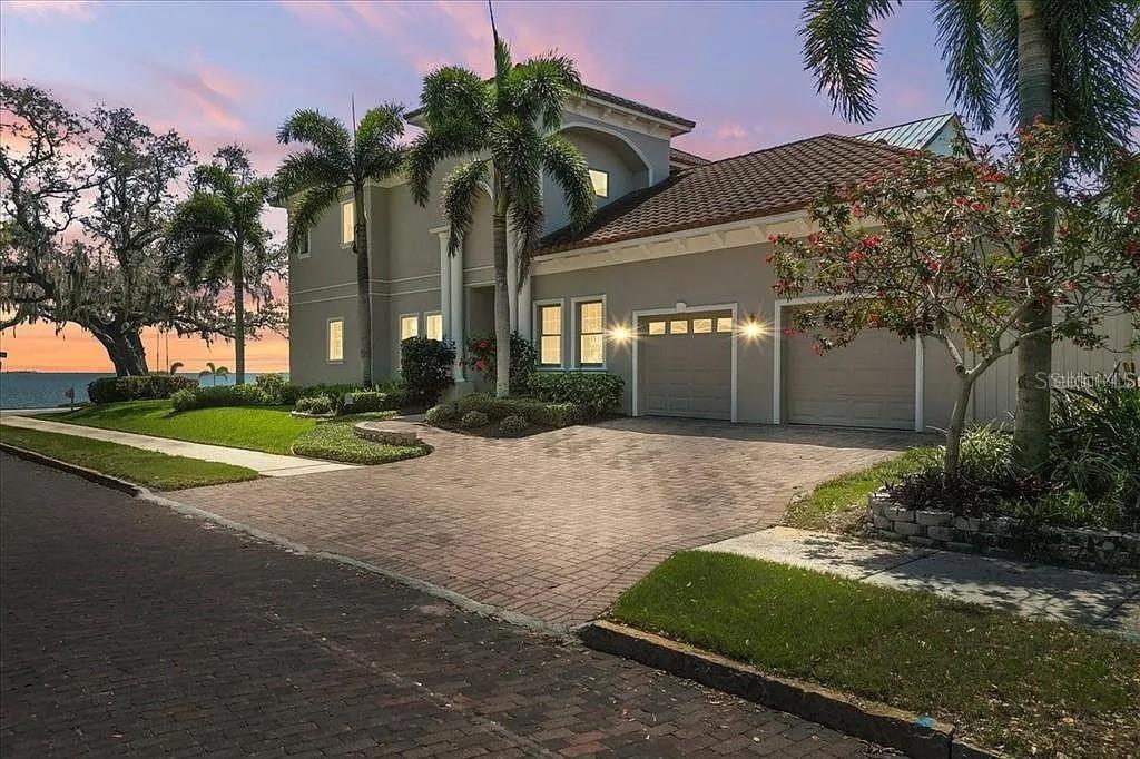 827 N Bayshore Dr., Safety Harbor, FL 34695
