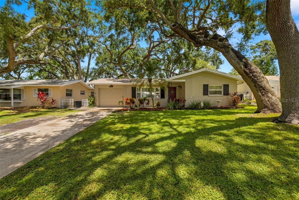 1434 Thames Ln., Clearwater, FL 33755