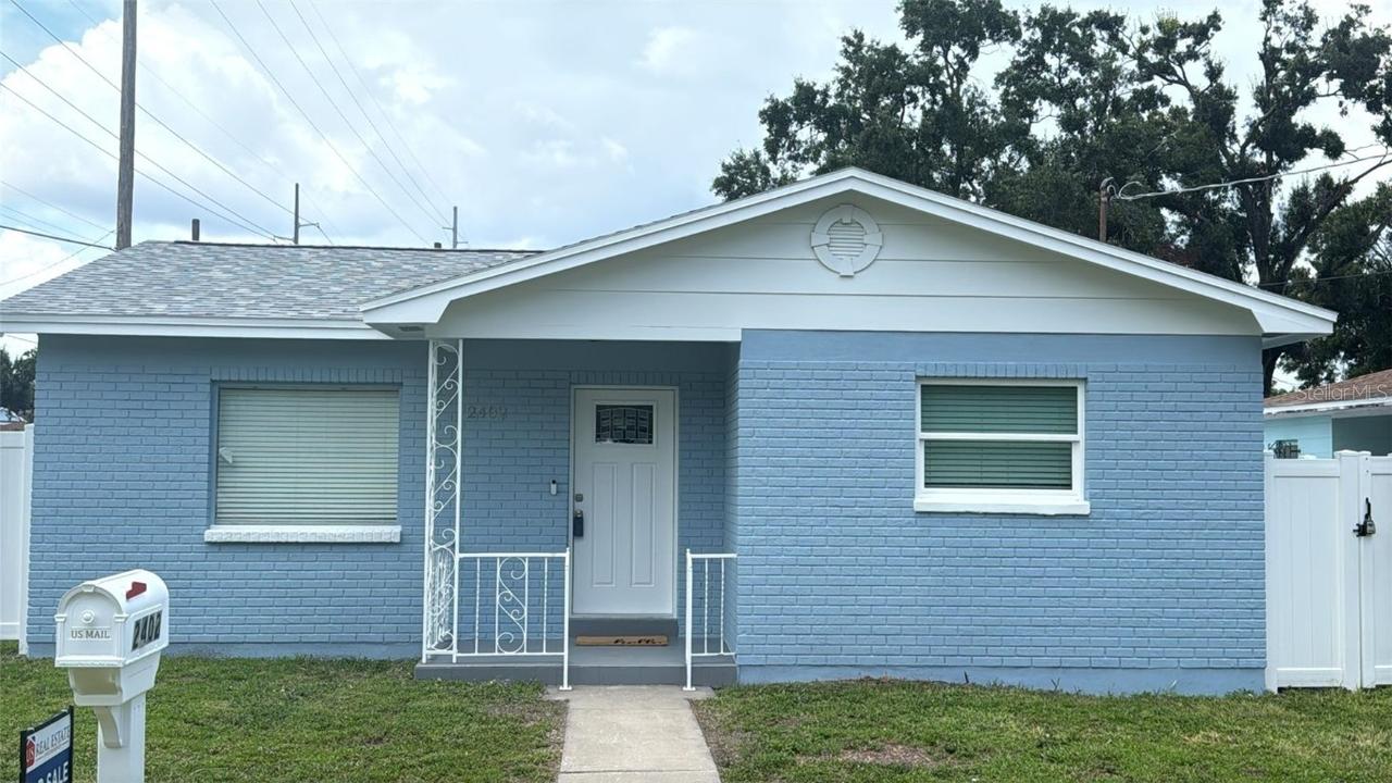 2402 Thrace St., Tampa, FL 33605