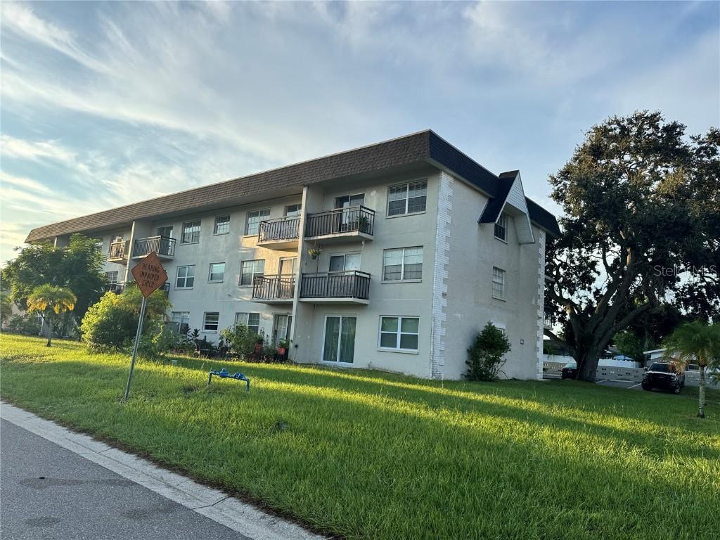1185 58th St., St Petersburg, FL 33710