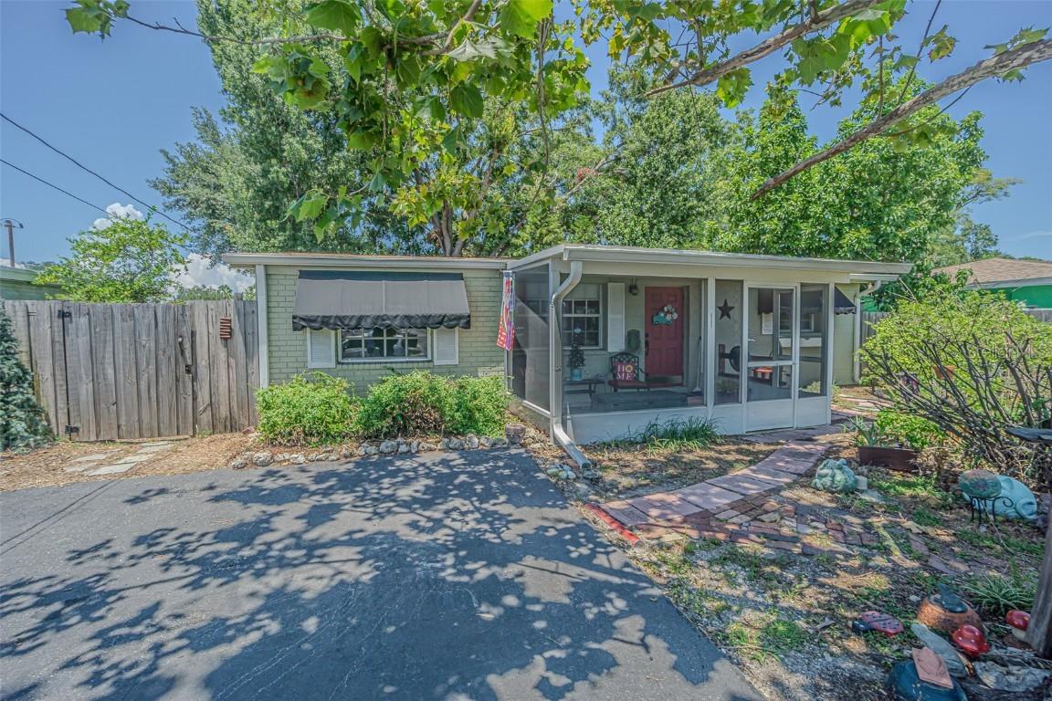 6302 Axelrod Rd., Tampa, FL 33634