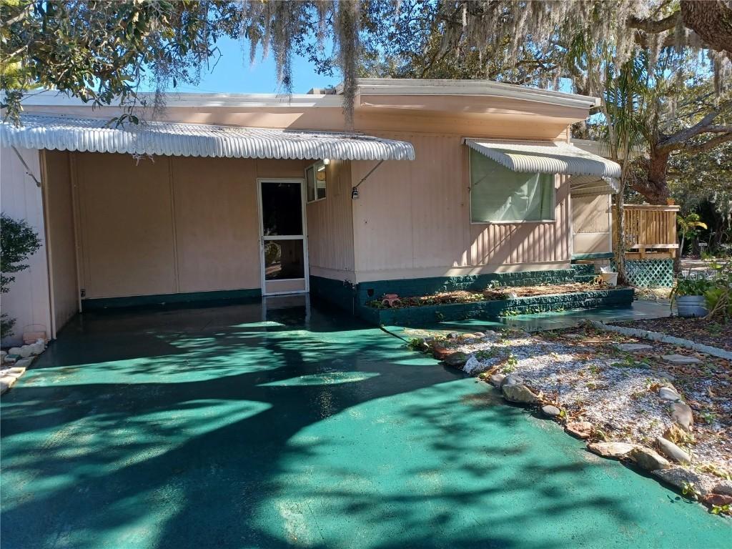 1223 Live Oak Pkwy., Tarpon Springs, FL 34689