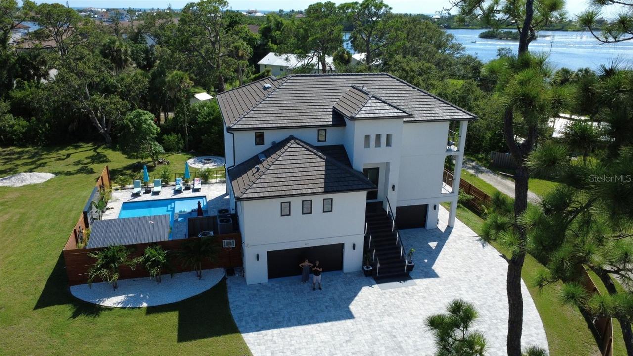 327 Roberts Rd., Nokomis, FL 34275