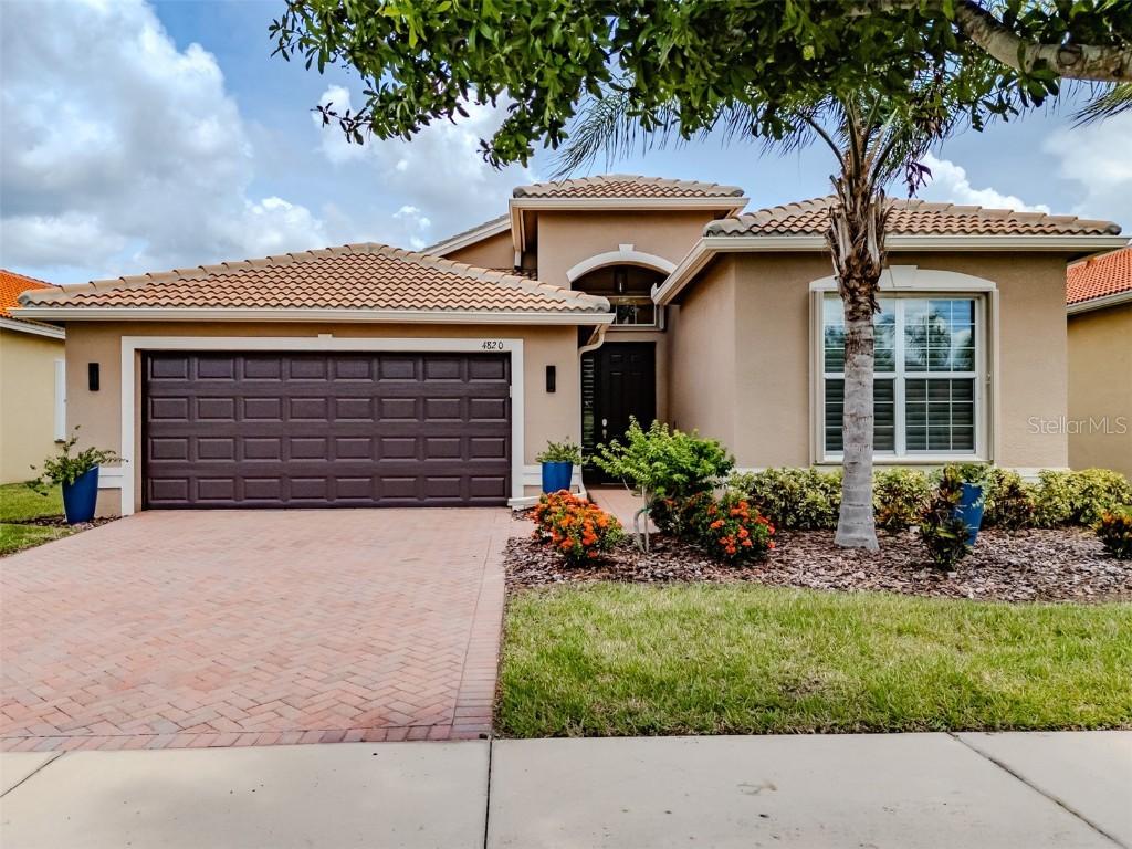 4820 Grand Banks Dr., Wimauma, FL 33598