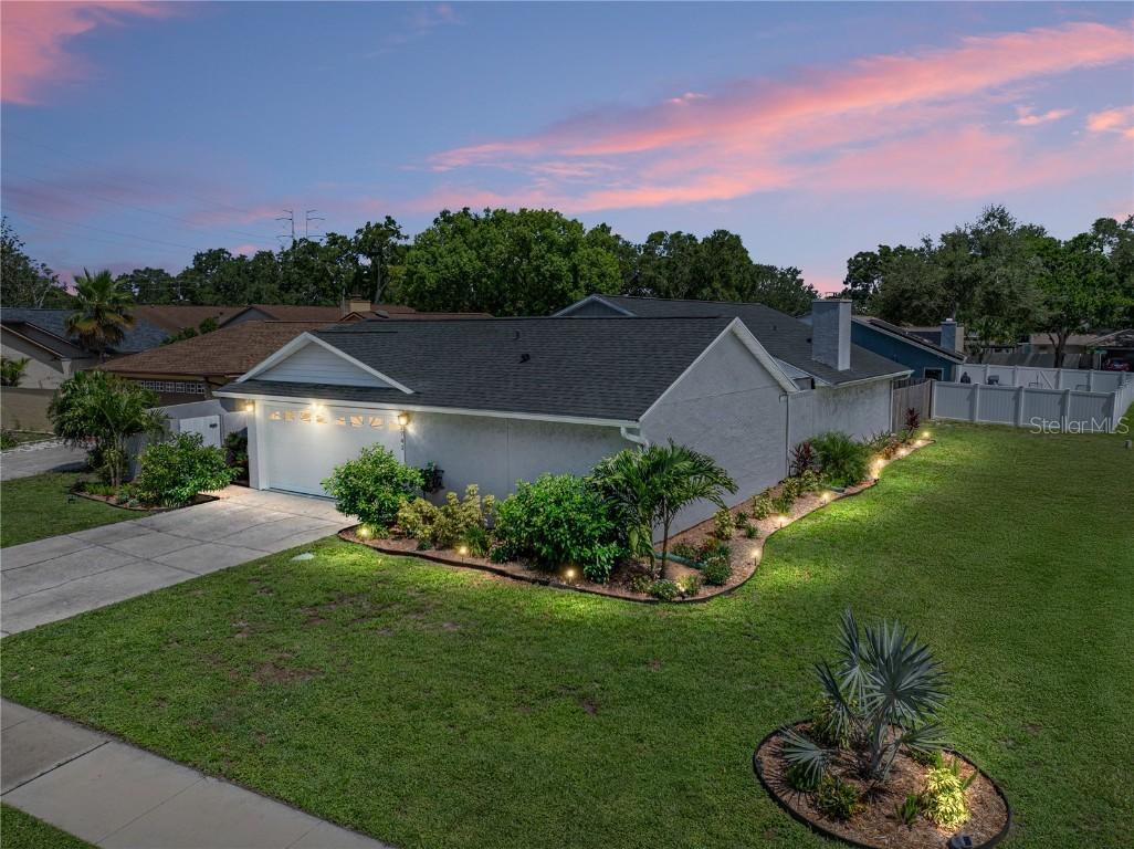 2741 Nicole Cir., Palm Harbor, FL 34684