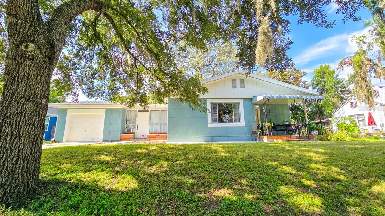 1011 E Crenshaw St., Tampa, FL 33604