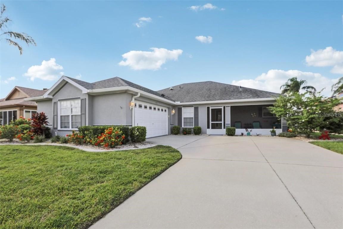 2331 Emerald Lake Dr., Sun City Center, FL 33573