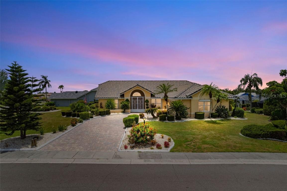 2121 New Bedford Dr., Sun City Center, FL 33573
