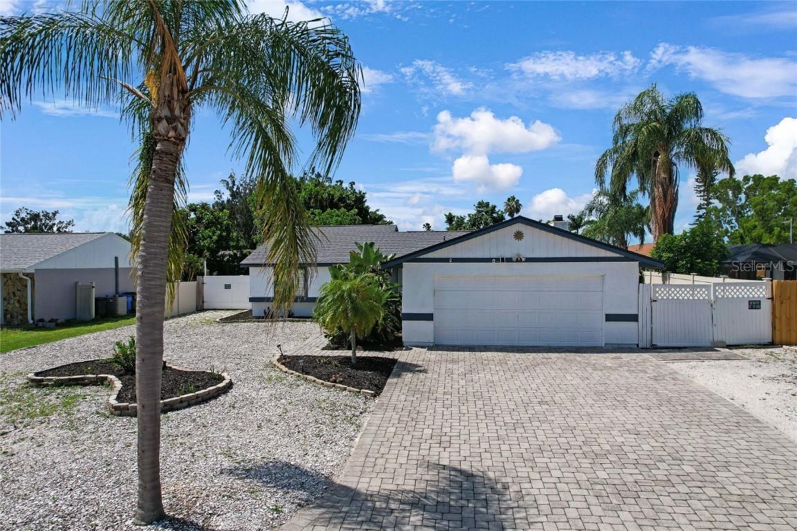 6713 35th Ave., Bradenton, FL 34209