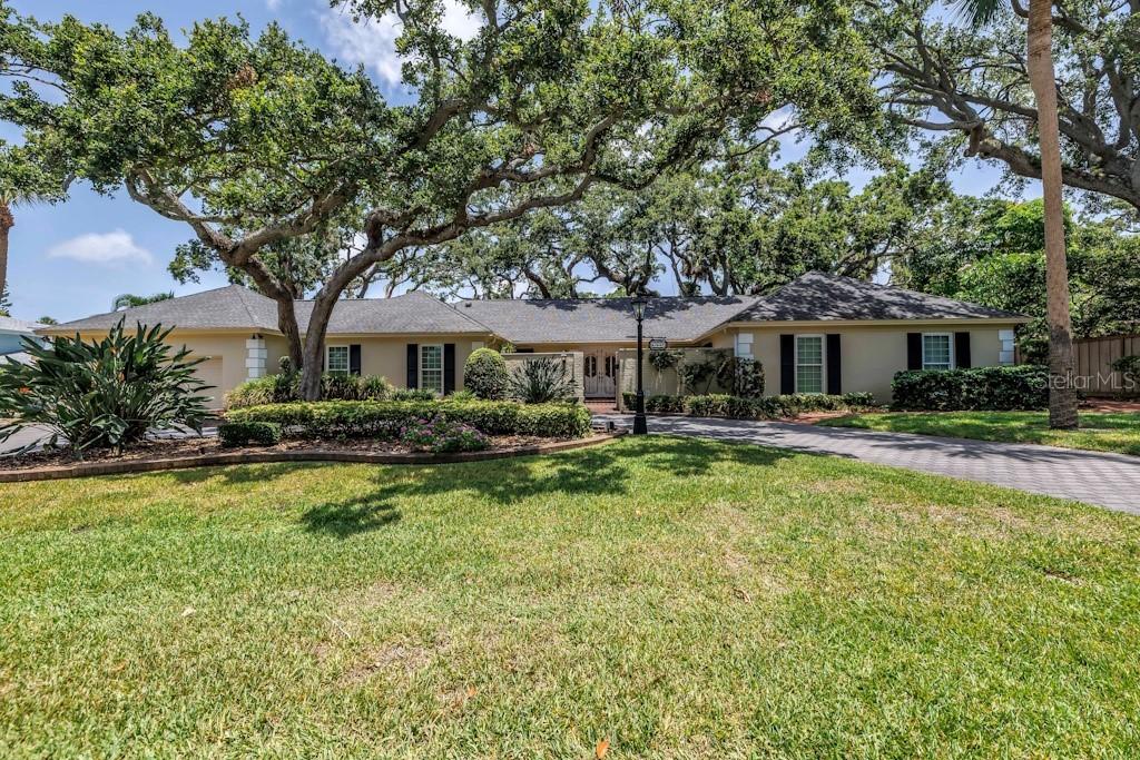 8229 22nd Ave., St Petersburg, FL 33710