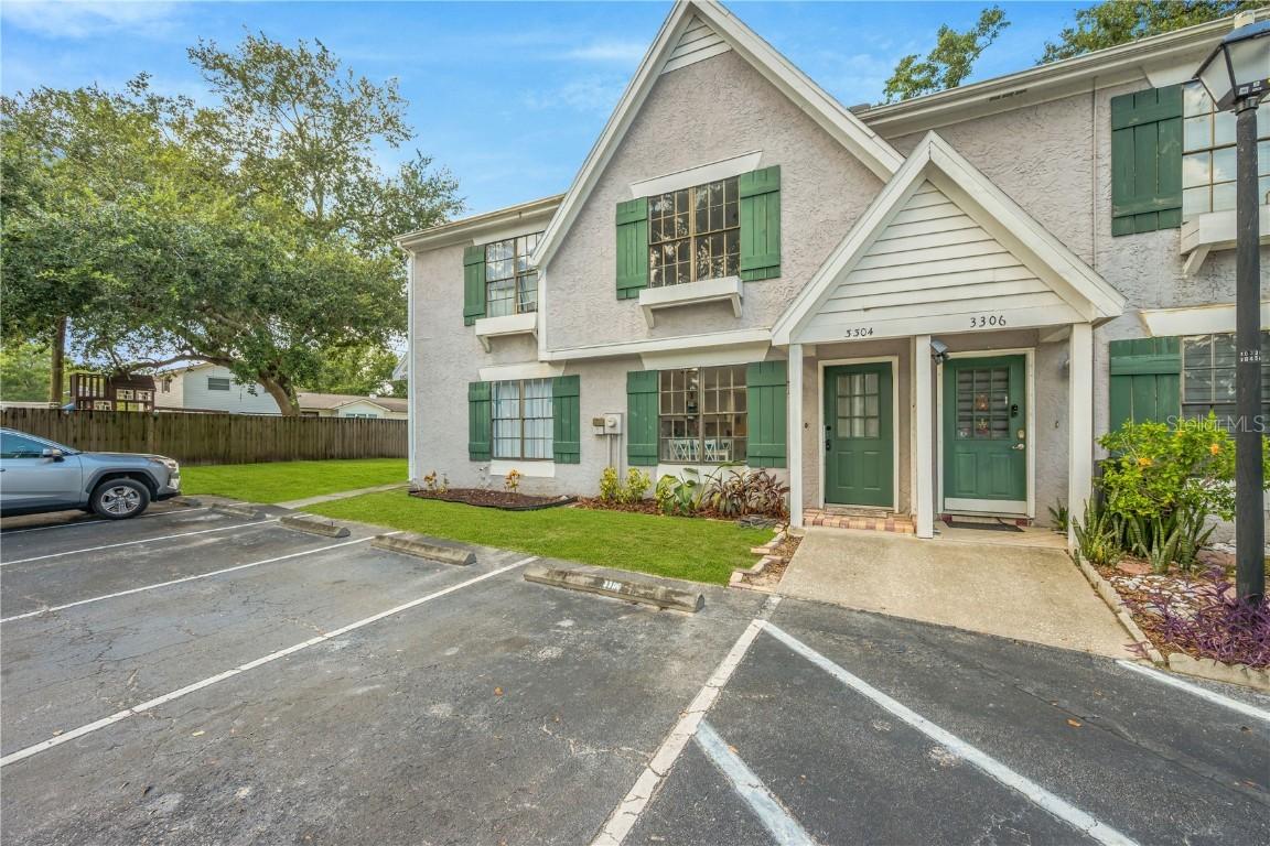 3304 Laurel View Dr., Brandon, FL 33511