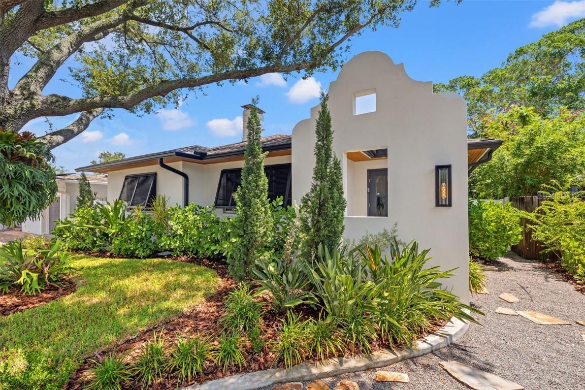 2925 1st St., St Petersburg, FL 33704