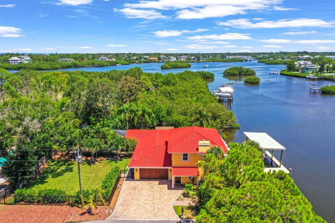 412 Orchid Ln., Palm Harbor, FL 34683