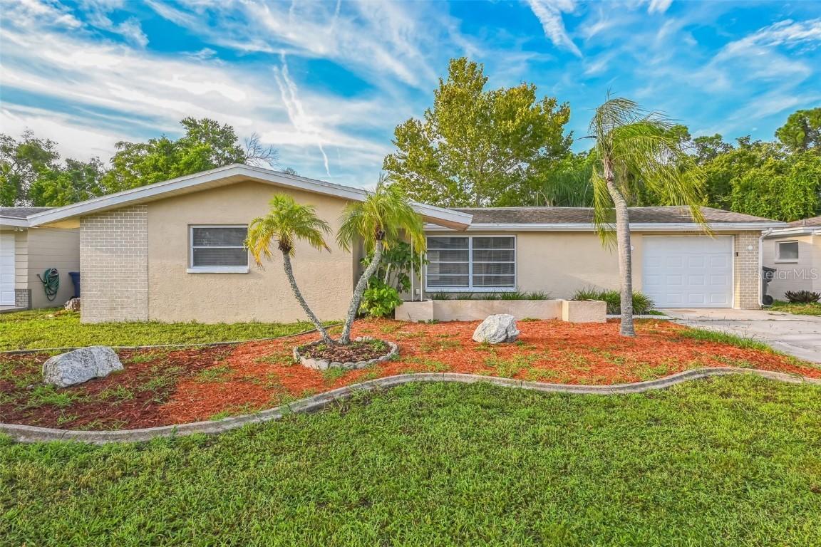 3032 Lloyd Dr., Holiday, FL 34691