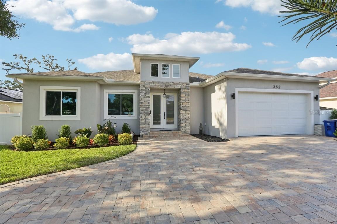 352 Mehlenbacher Rd., Belleair, FL 33756