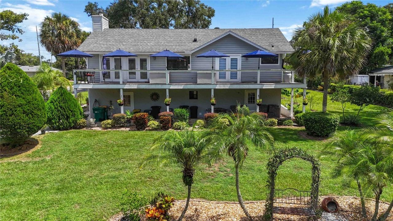 999 Fairview Ave., Mount Dora, FL 32757