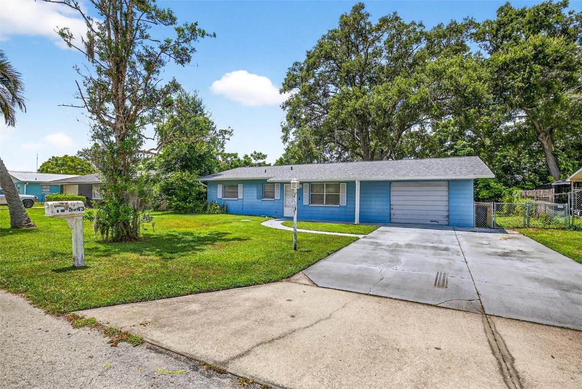 5943 Cypress St., Zephyrhills, FL 33542