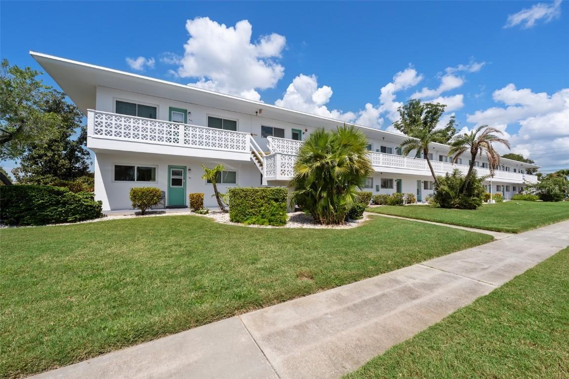 11200 86th Ave. #202, Seminole, FL 33772