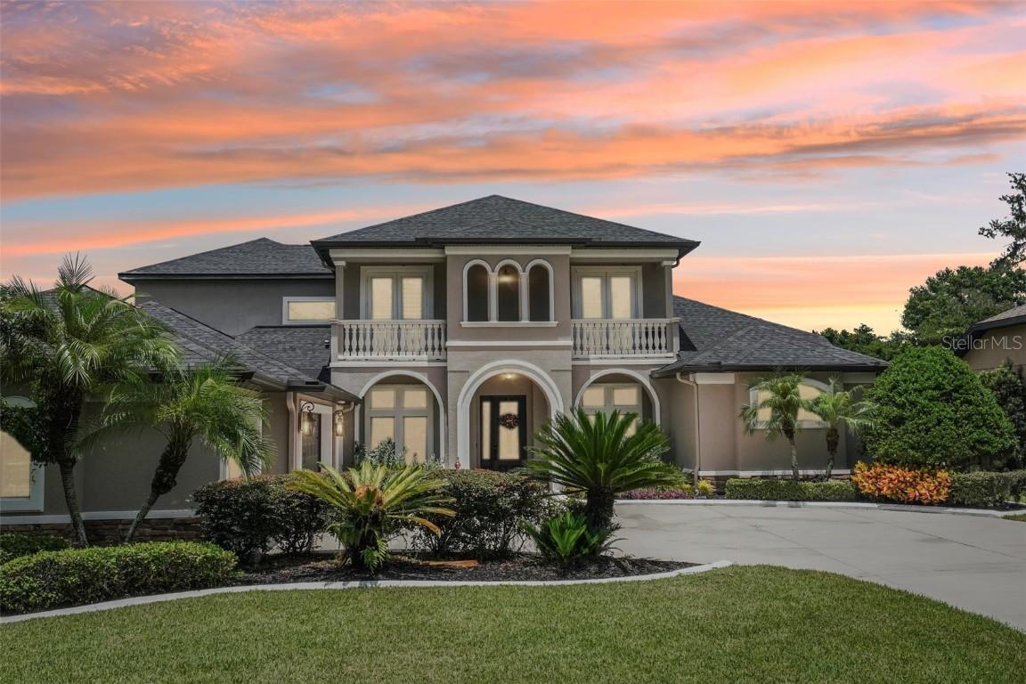 121 Falling Water Dr., Brandon, FL 33511