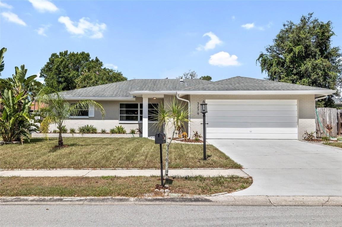 3279 Spanish Moss Ln., Palm Harbor, FL 34684