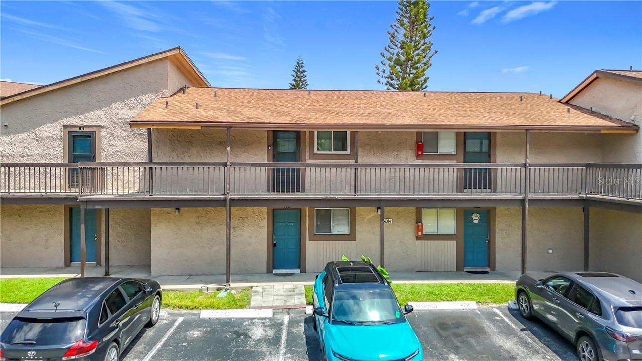 6314 Newtown Cir. #14A2, Tampa, FL 33615
