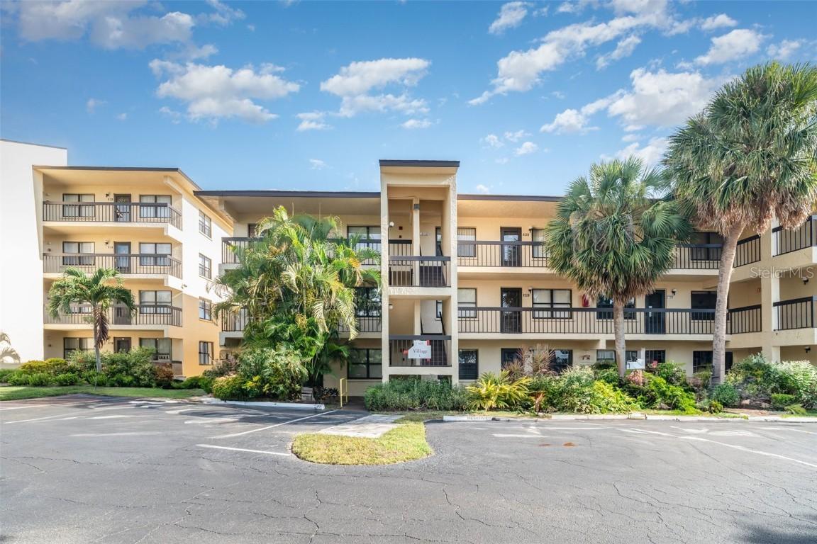 425 30th Ave. #C201, Bradenton, FL 34205