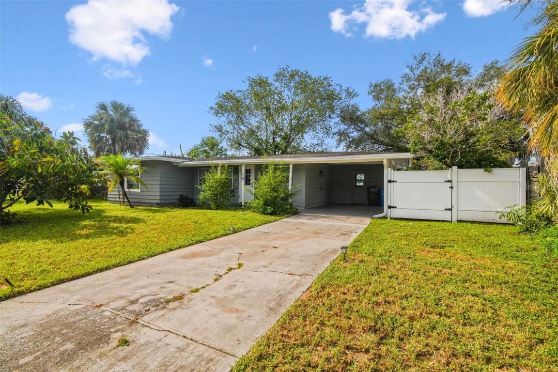 520 Fairfax Ln., Apollo Beach, FL 33572