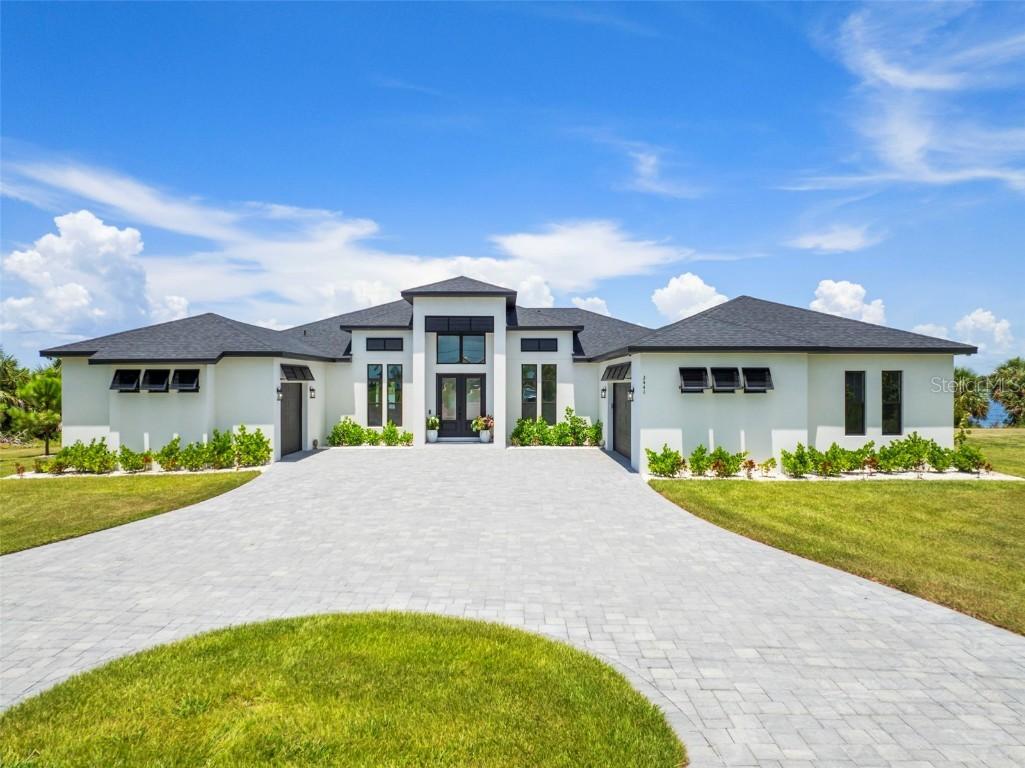 3441 Gulf City Rd., Ruskin, FL 33570