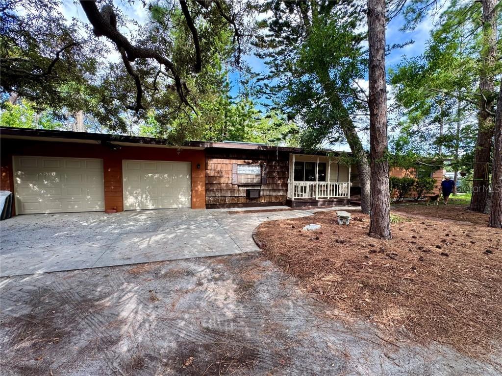 839 6th Ave., Largo, FL 33770