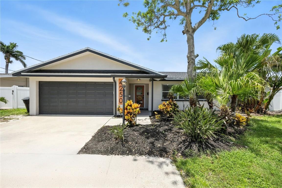 4250 14th Way, St Petersburg, FL 33703