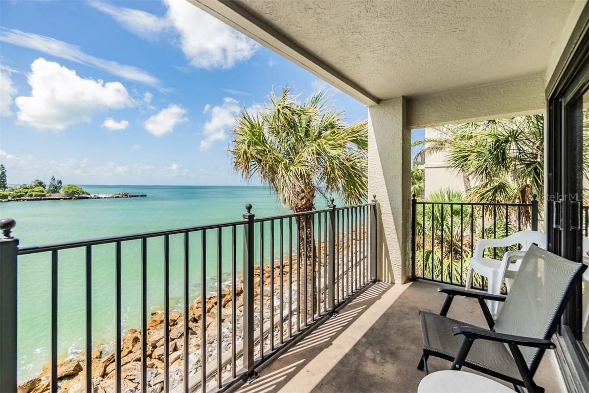7403 Bayshore Dr. #305, Treasure Island, FL 33706