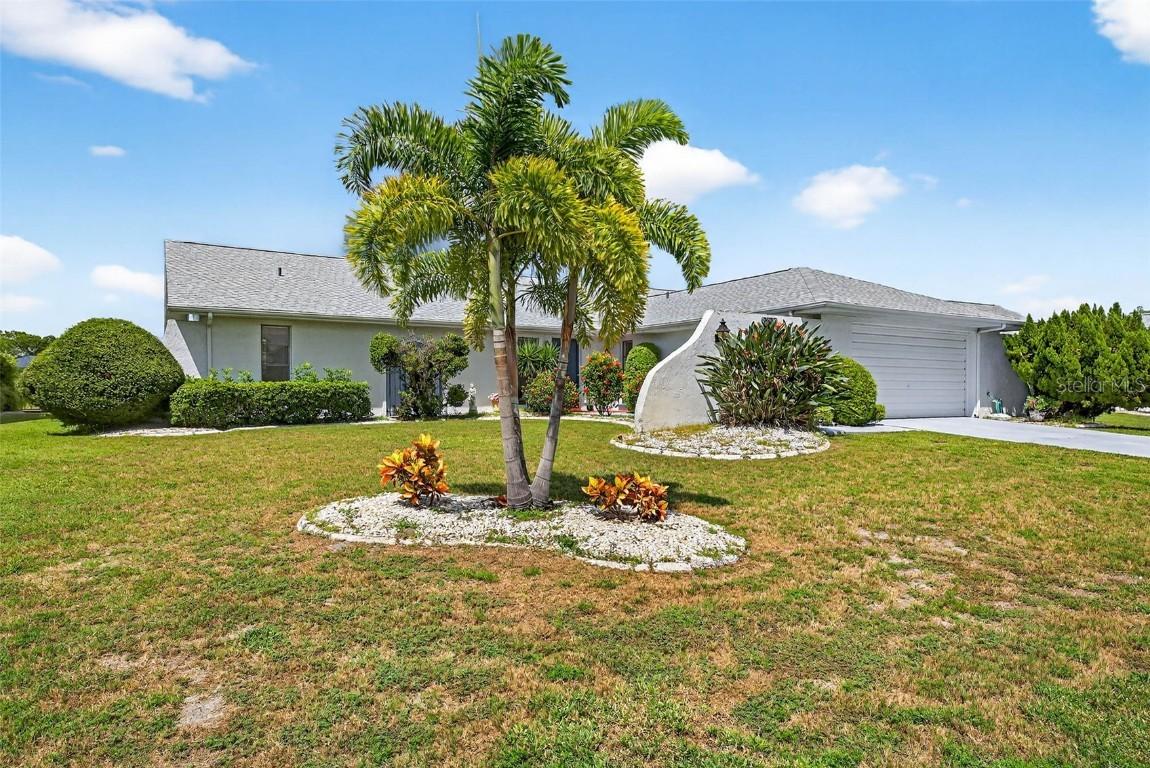 2021 El Rancho Dr., Sun City Center, FL 33573