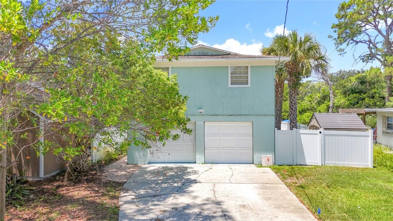 125 Mystic Lake Ter., St Petersburg, FL 33702