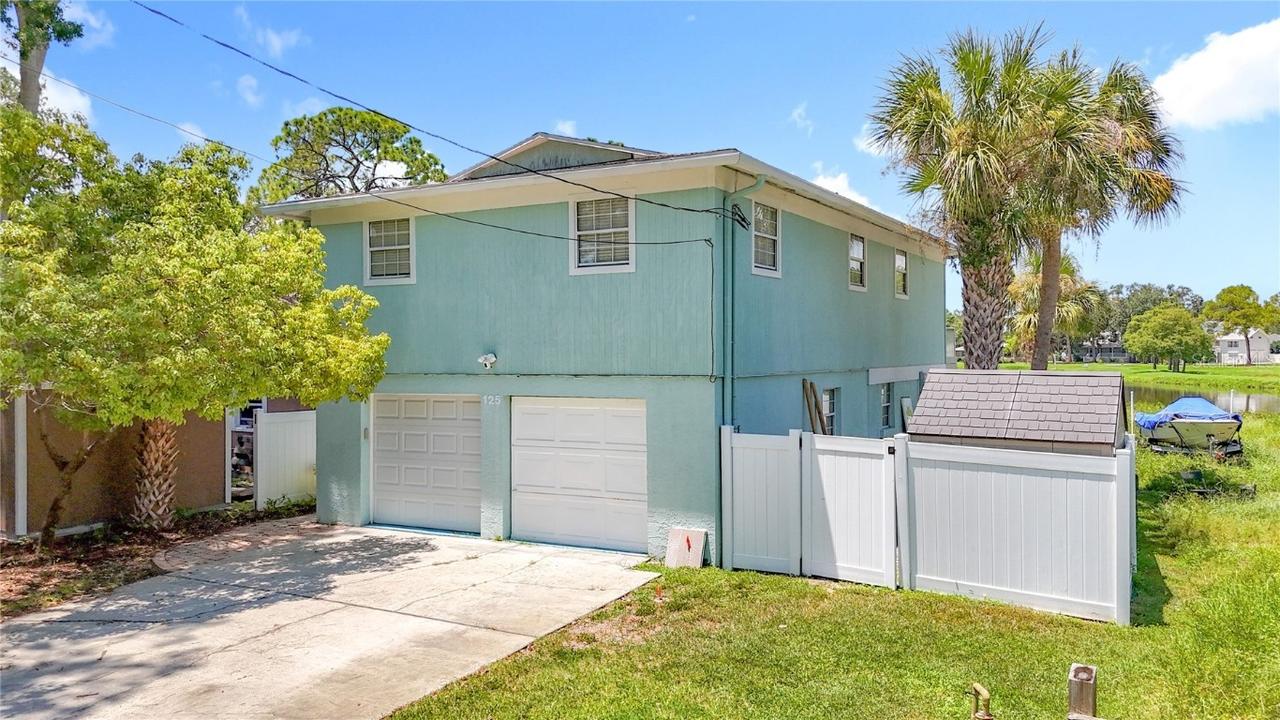 125 Mystic Lake Ter., St Petersburg, FL 33702