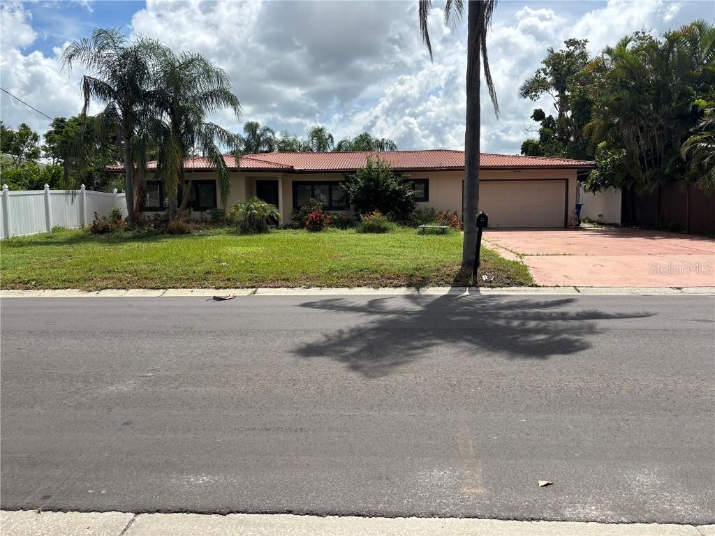 3945 E Eden Roc Cir., Tampa, FL 33634