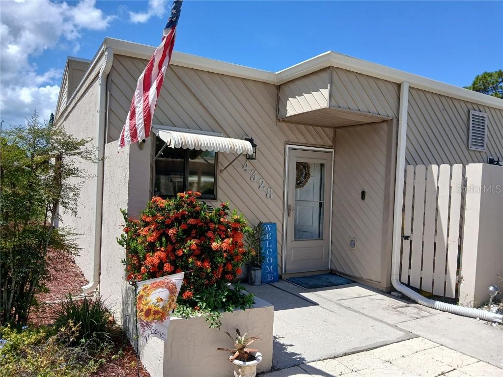 4328 Sussex St., Holiday, FL 34691