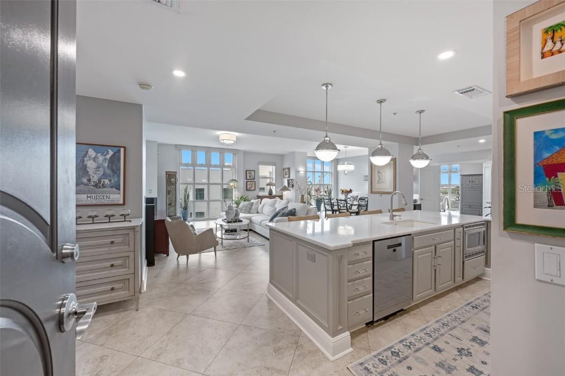 1227 E Madison St. #805N, Tampa, FL 33602