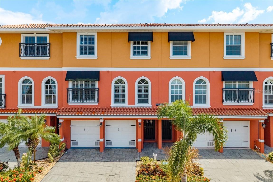 51 W Morgan St., Tarpon Springs, FL 34689