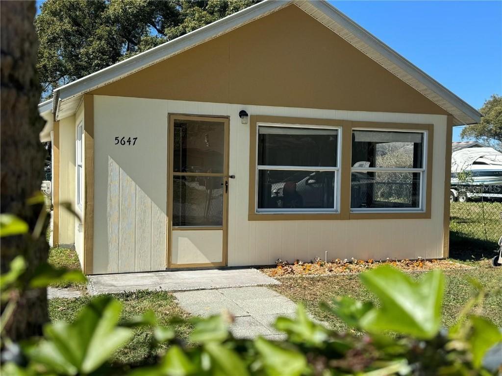 5647 19th St., Zephyrhills, FL 33542