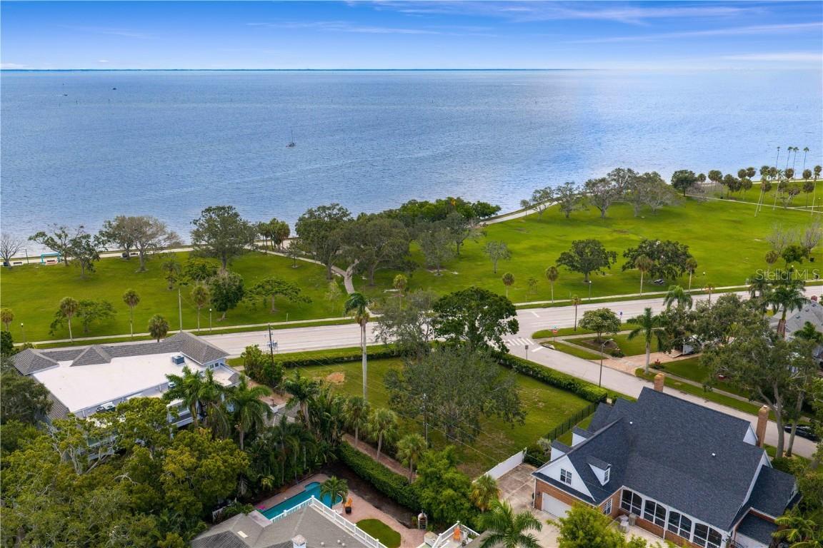 1500 N Shore Dr., St Petersburg, FL 33704