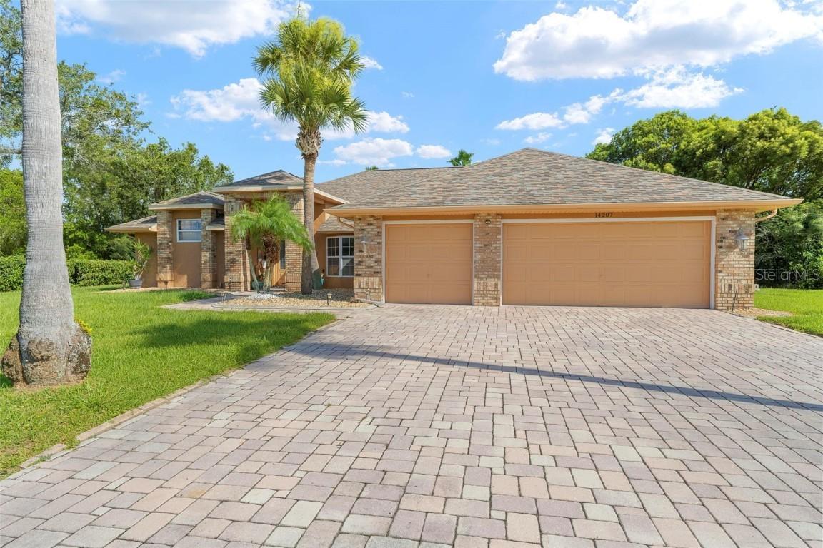 14207 Cornewall Ln., Spring Hill, FL 34609