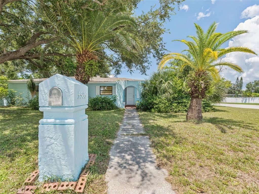 5506 8th Avenue Dr., Bradenton, FL 34209