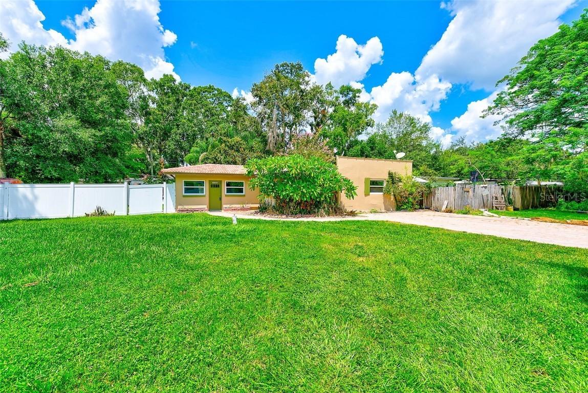 18101 2nd Ave., Lutz, FL 33548