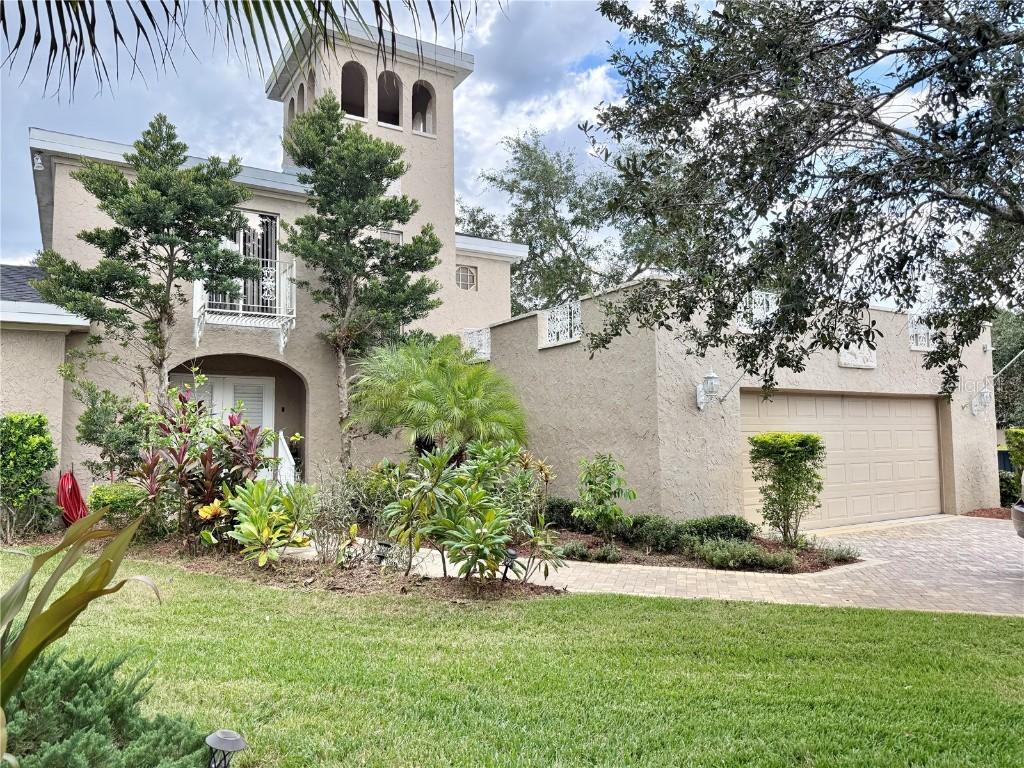 7425 Terrace River Dr., Temple Terrace, FL 33637
