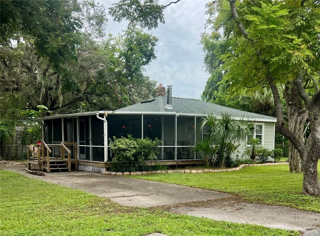1729 S Pinellas Ave., Tarpon Springs, FL 34689