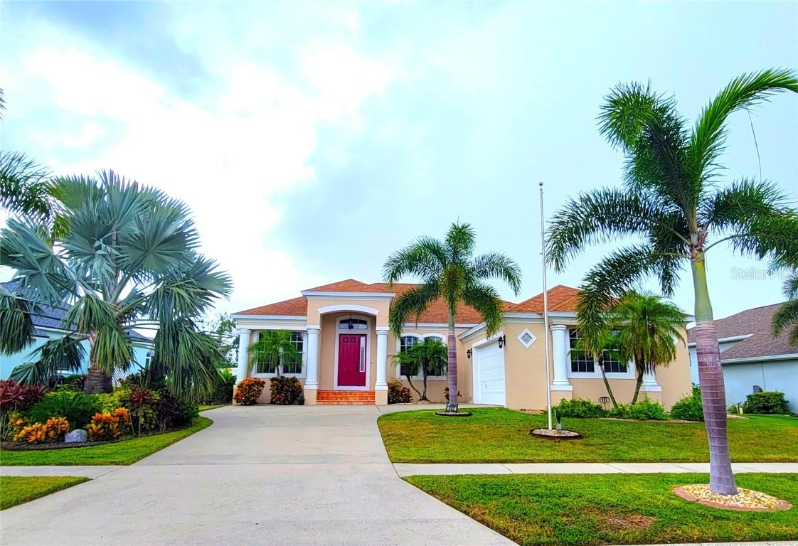 902 Bunker View Dr., Apollo Beach, FL 33572