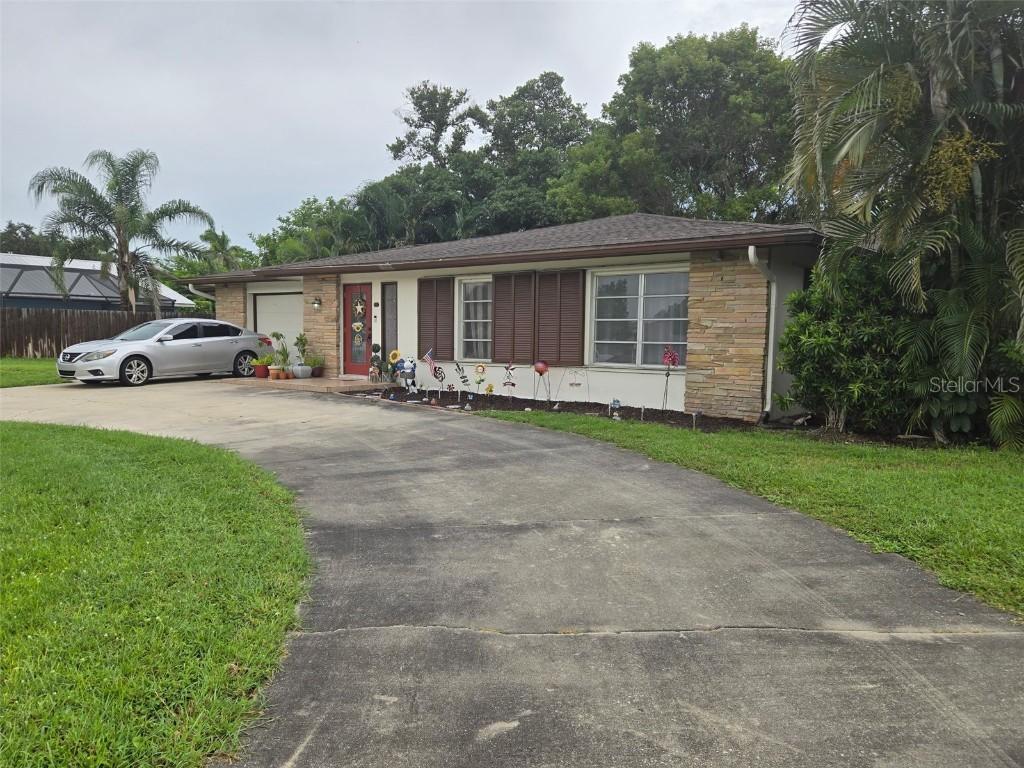 172 Coral Vine Dr., Naples, FL 34110